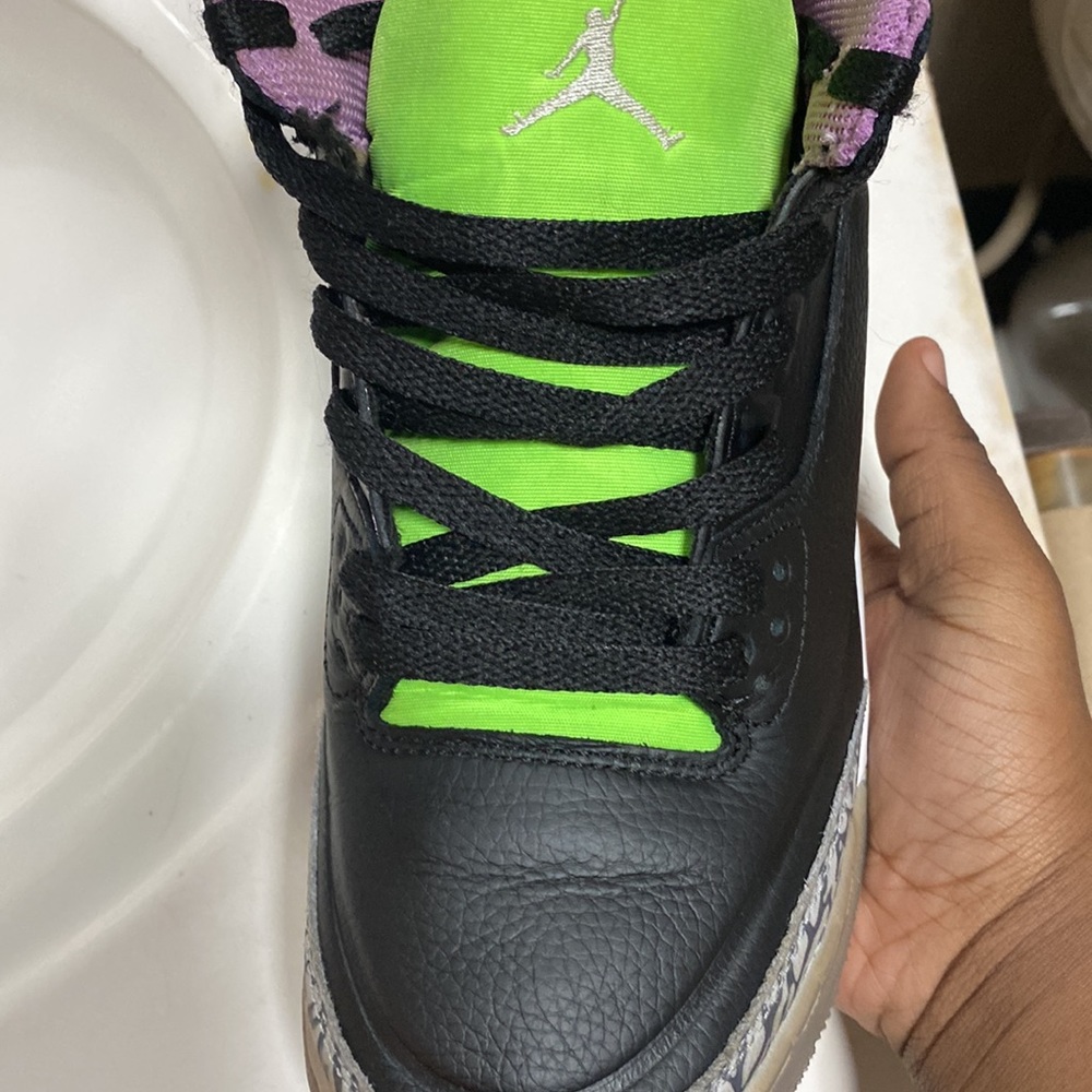 Shoes - Picture 3 of 4